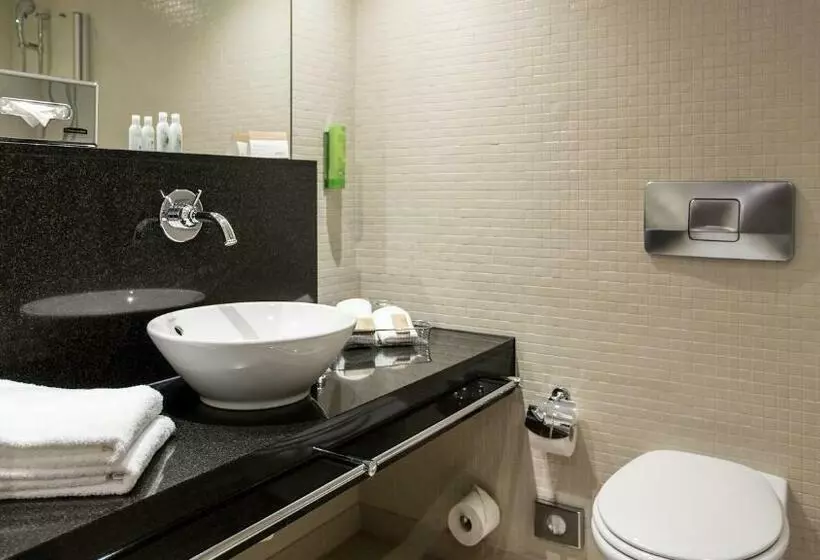 レイクビューデラックスルーム, Mövenpick Hotel Lausanne