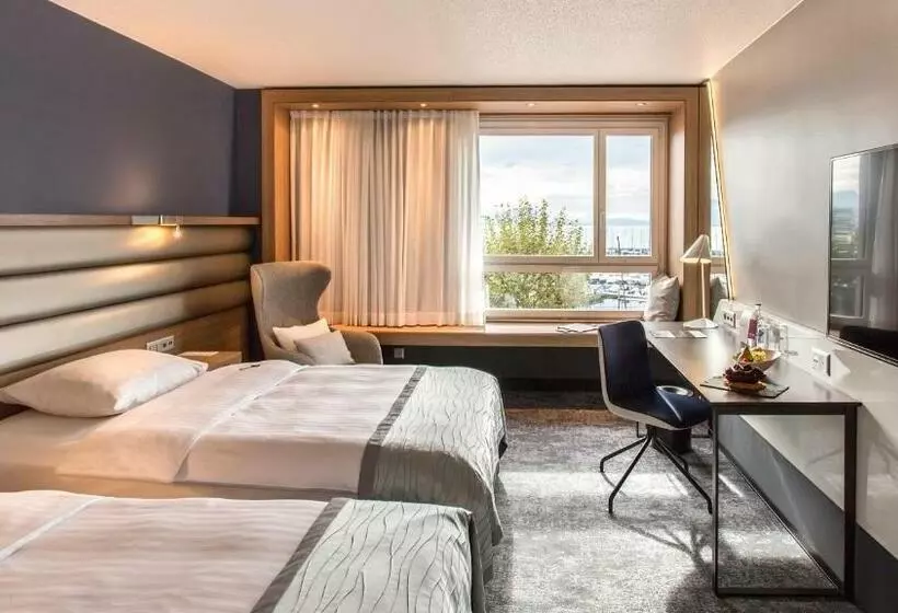 レイクビューデラックスルーム, Mövenpick Hotel Lausanne