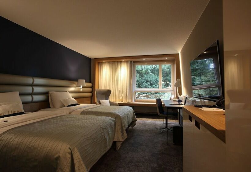 디럭스 룸 호수 전망, Mövenpick Hotel Lausanne