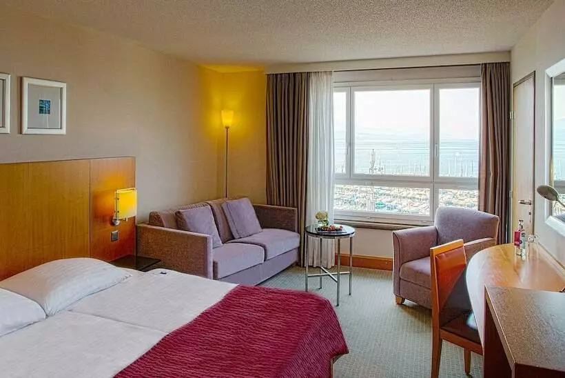 レイクビューデラックスルーム, Mövenpick Hotel Lausanne