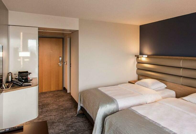 프리미엄 룸, Mövenpick Hotel Lausanne