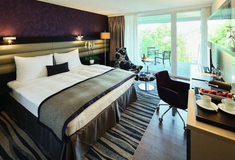프리미엄 룸, Mövenpick Hotel Lausanne