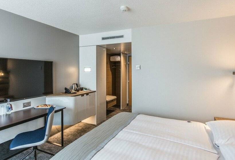 Номер Superior, Mövenpick Hotel Lausanne