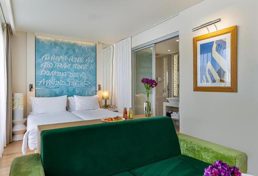 سوییت جونیور, N’vy Manotel