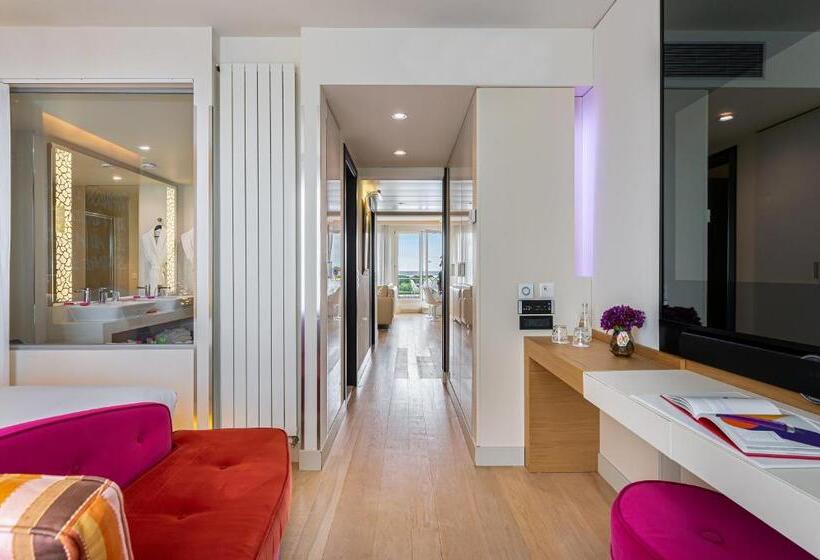 Suite with lake view, N’vy Manotel