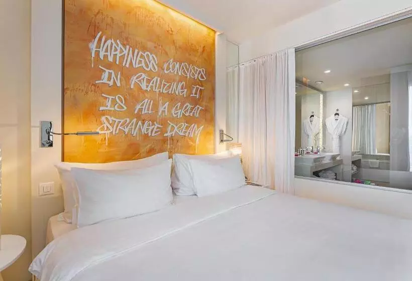 Suite with lake view, N’vy Manotel