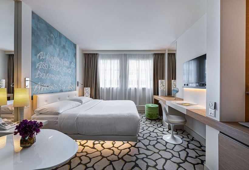 اتاق خانوادگی, N’vy Manotel