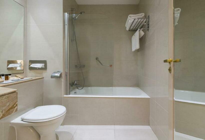 标准间侧面带海景, Golden Bay Beach