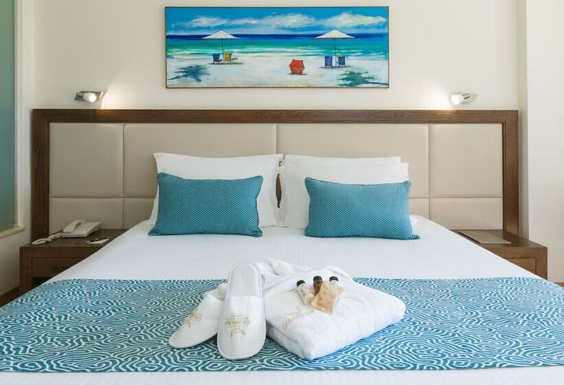 标准间侧面带海景, Golden Bay Beach