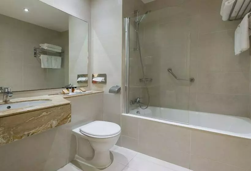 اتاق اساندارد با چشم‌انداز جانبی به دریا, Golden Bay Beach