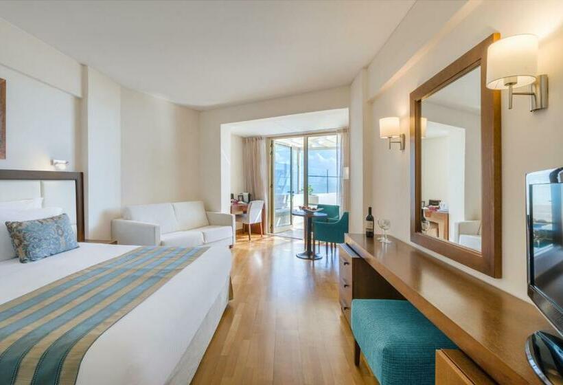 带按摩功能的小型套房, Golden Bay Beach