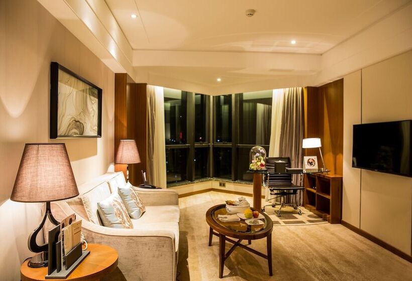 جناح إدارى, Shantou International