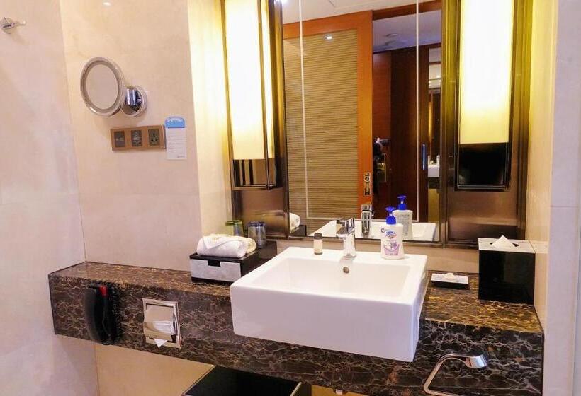 غرفة تنفيذية, Shantou International