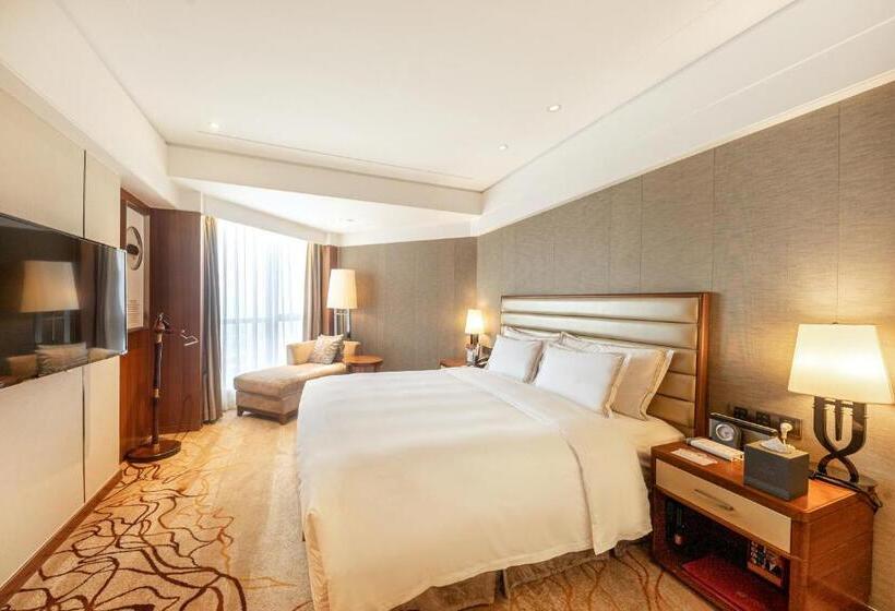 جناح ديلوكس, Shantou International