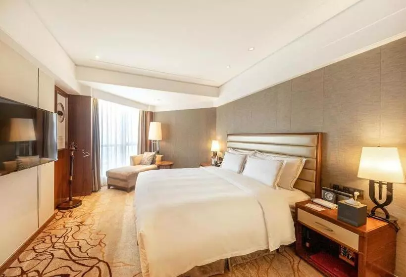 سوییت لوکس, Shantou International