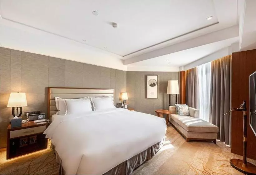 سوییت اجرایی, Shantou International
