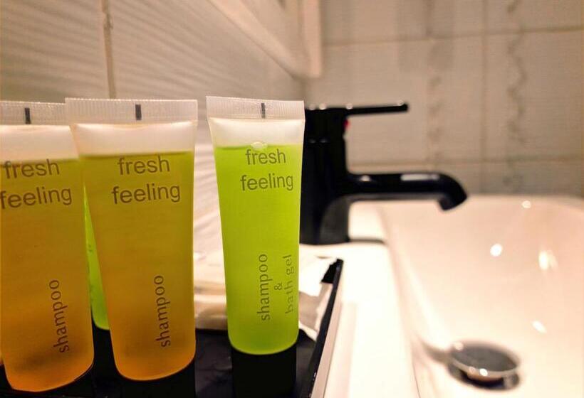 اتاق سوپریور با چشم‌انداز, Sveltos