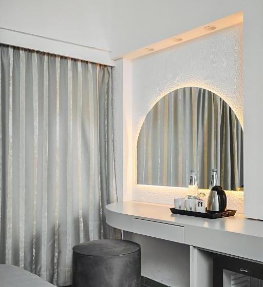 اتاق سوپریور با چشم‌انداز, Sveltos