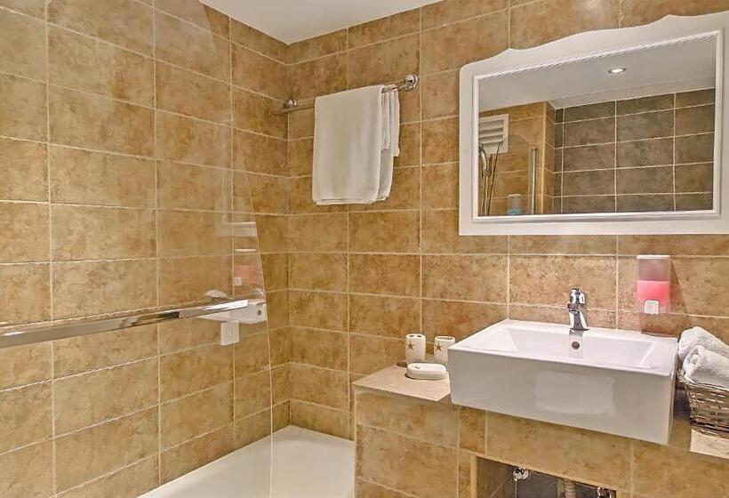 اتاق خانوادگی تودرتو, Sveltos