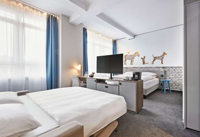 اتاق لوکس سه تخته, H+ Hotel Bremen
