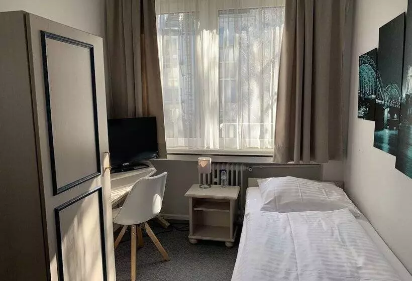 Standard Yhden Hengen Huone Jaettu Kylpyhuone, Berg
