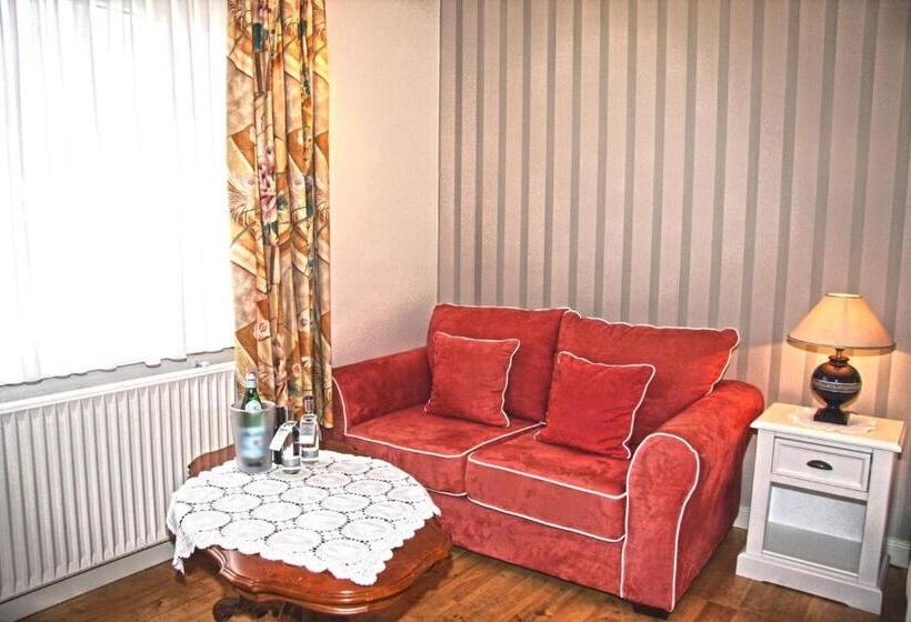 패밀리 룸, Christiansen