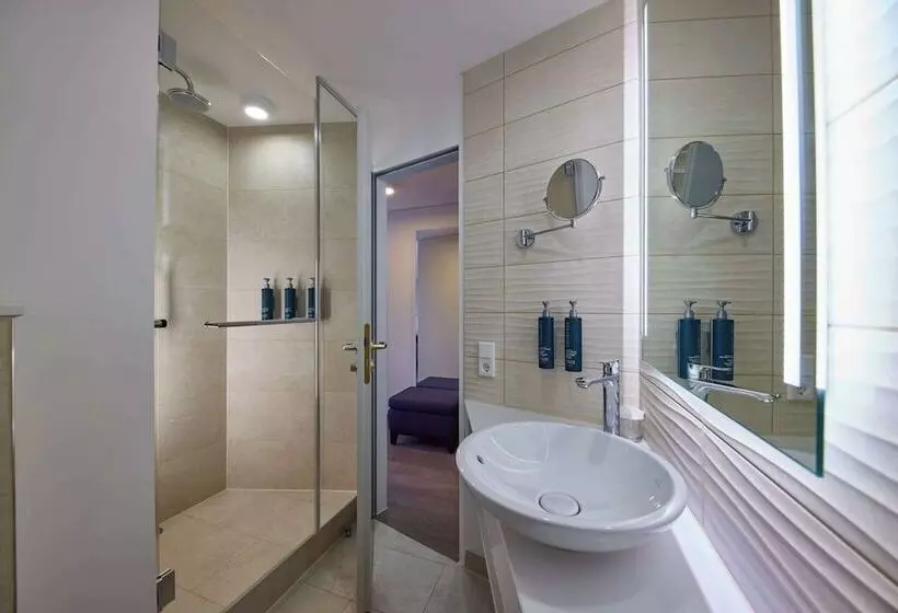 Standard-huone Parivuode, Doubletree By Hilton Hannover Schweizerhof