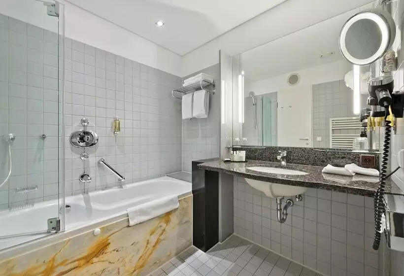 Standard-huone Parivuode, Doubletree By Hilton Hannover Schweizerhof