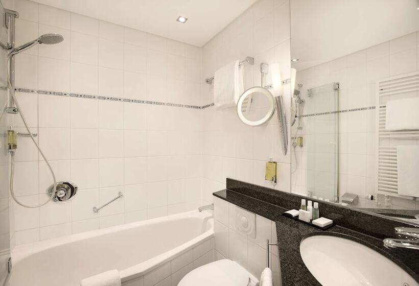 חדר סטנדרט מיטה זוגית, Doubletree By Hilton Hannover Schweizerhof