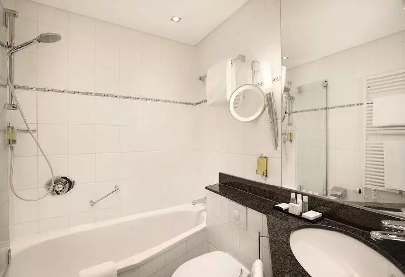 Standard-huone Parivuode, Doubletree By Hilton Hannover Schweizerhof