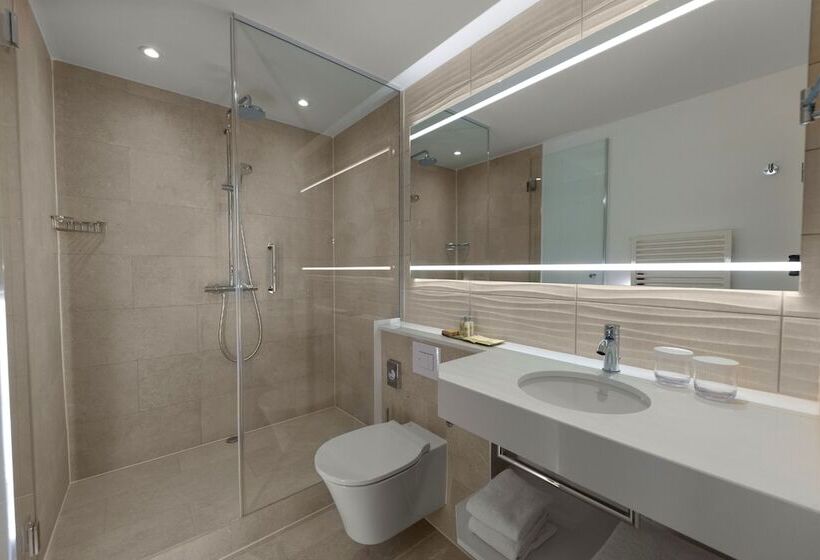 חדר סטנדרט מיטה זוגית, Doubletree By Hilton Hannover Schweizerhof