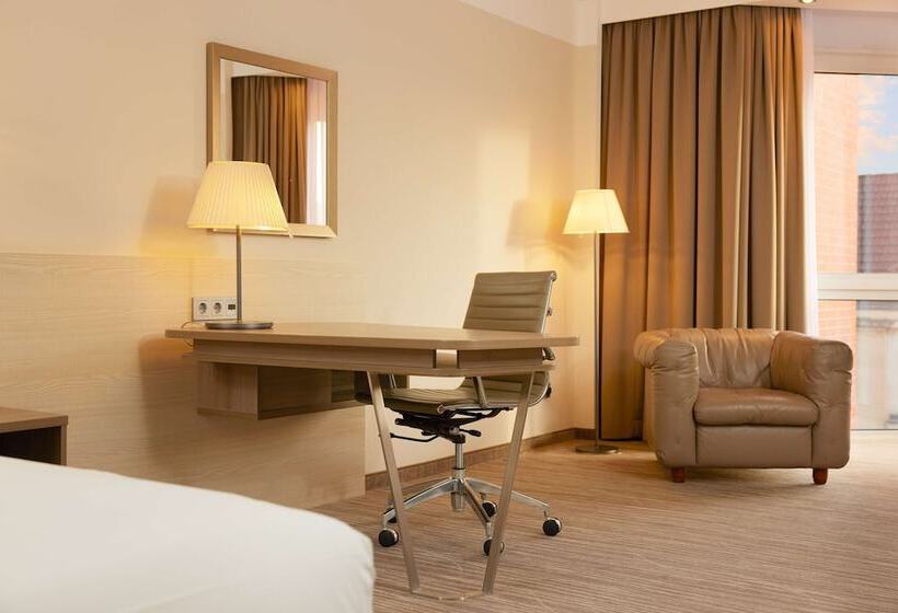 חדר סטנדרט מיטה זוגית, Doubletree By Hilton Hannover Schweizerhof