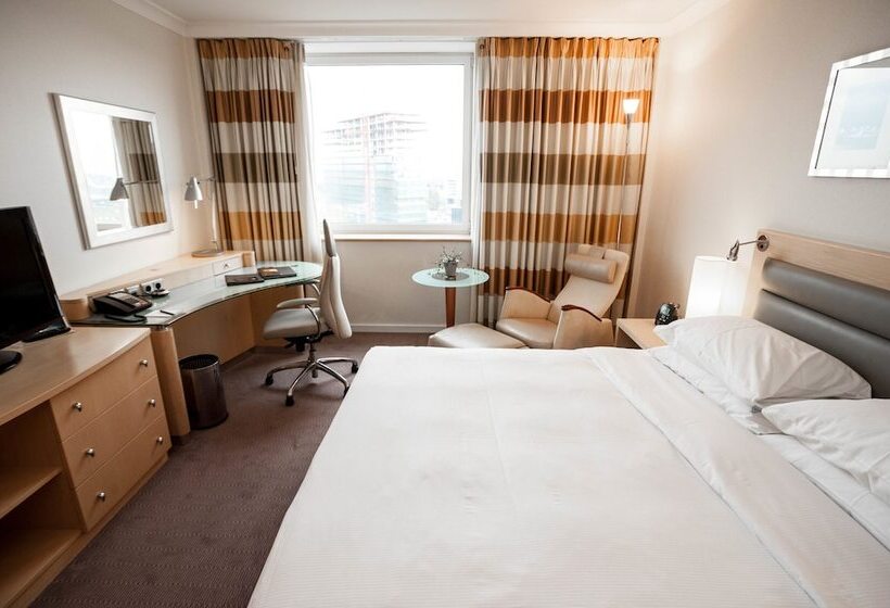 Номер Deluxe, Hilton Dusseldorf
