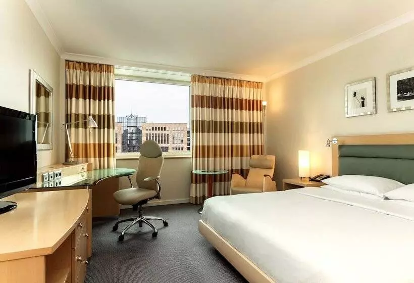 اتاق استاندارد یک نفره, Hilton Dusseldorf