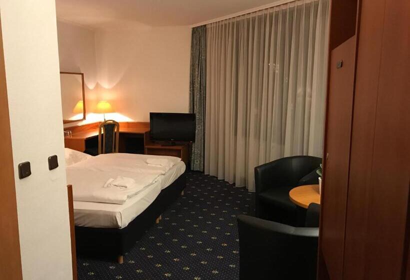 标准间, Karaman Group