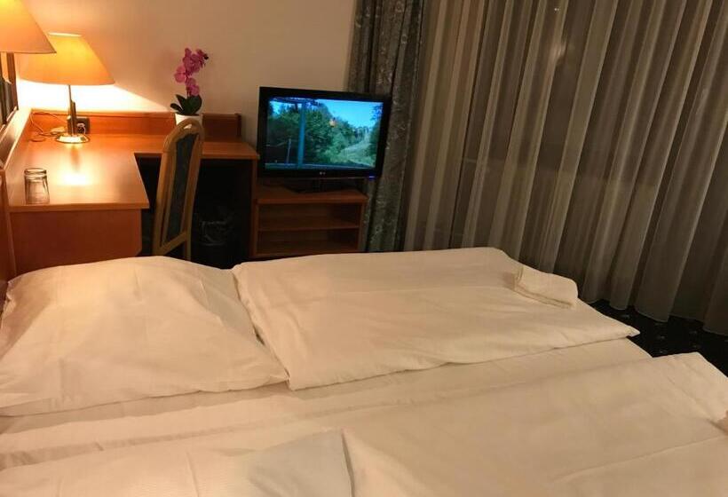 家庭间, Karaman Group