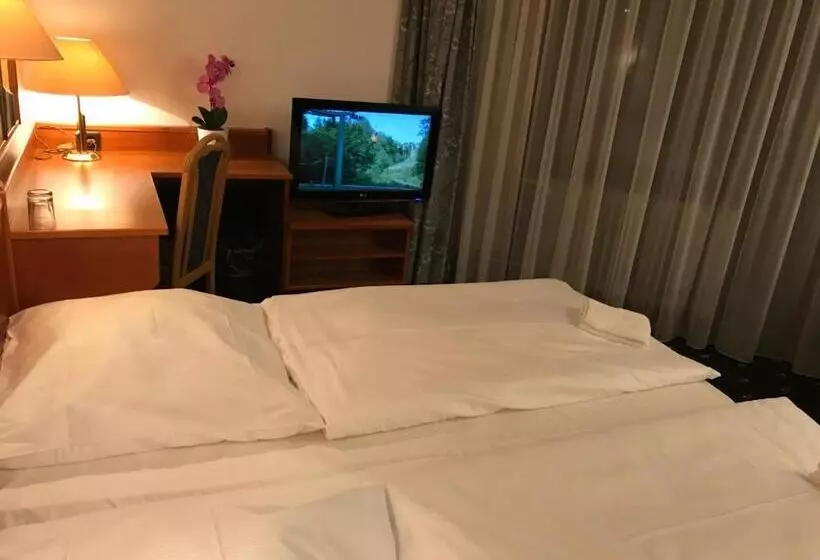 ファミリールーム, Karaman Group