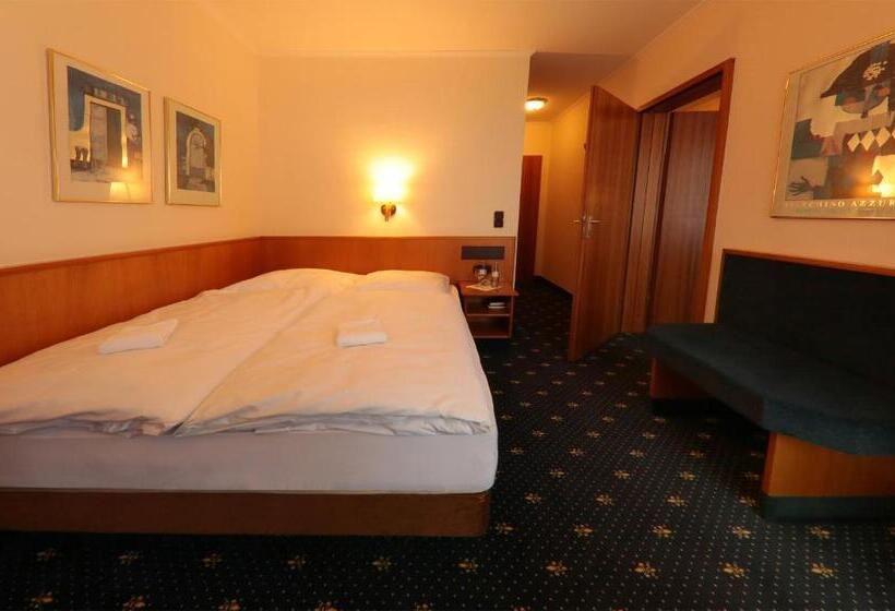 豪华家庭房间, Karaman Group