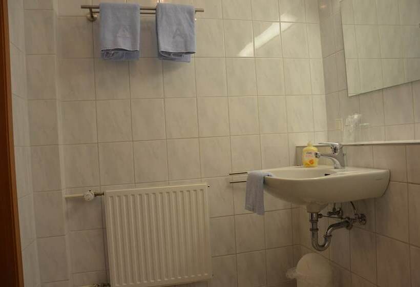 家庭间, Karaman Group