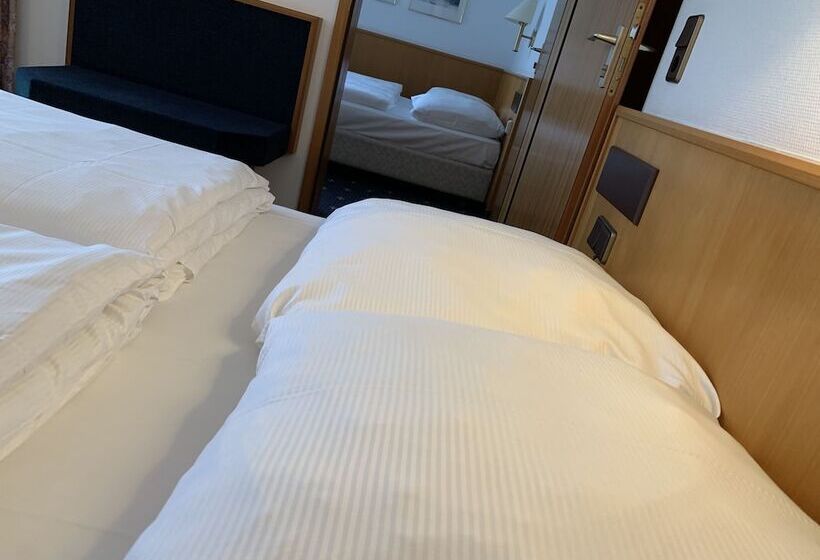 家庭间, Karaman Group