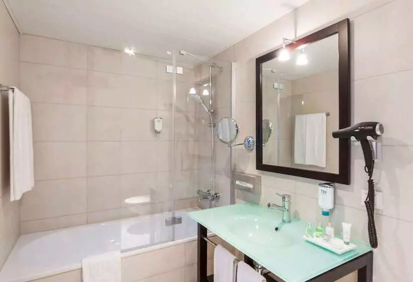 سوییت جونیور, NH Düsseldorf Königsallee