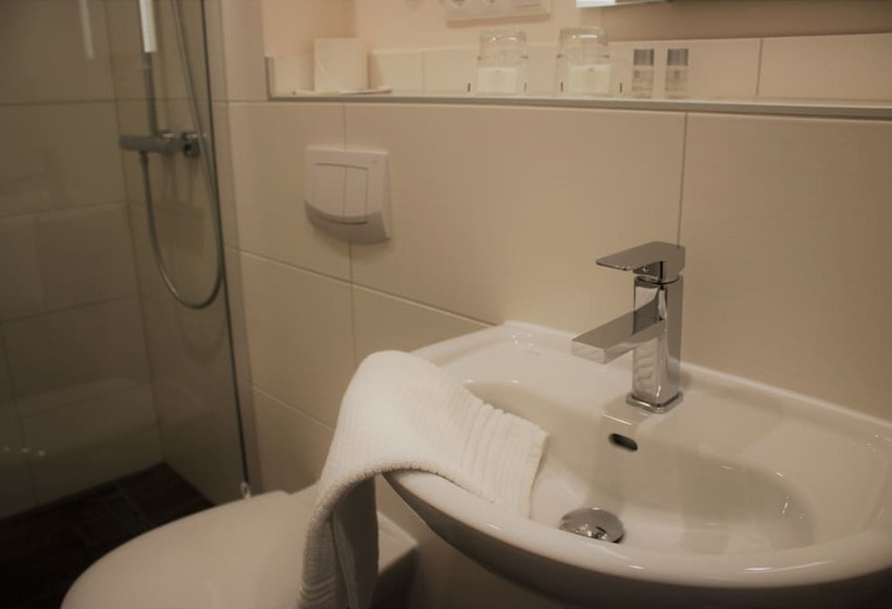 스탠다드 룸, Restaurant Tüxen