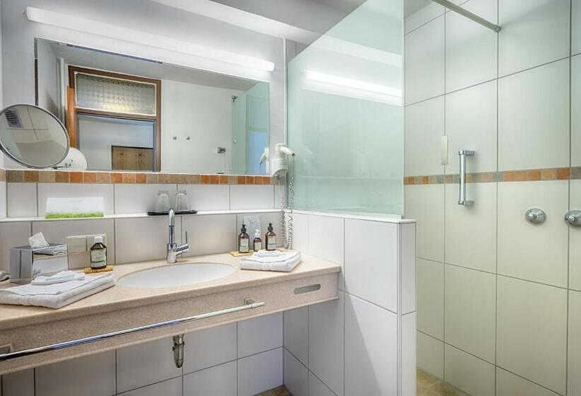 Quarto superior, Brugger  S Hotelpark Am Titisee