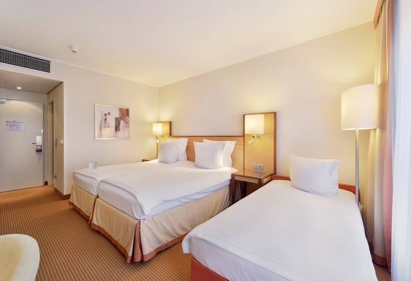 Семейный Номер, Achat Hotel Karlsruhe City