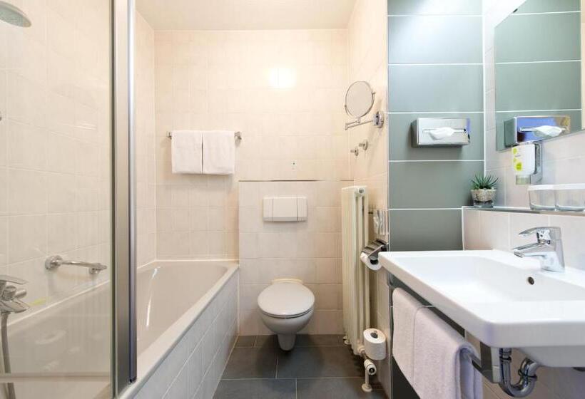 Полулюкс с Балконом, Achat Hotel Neustadt An Der Weinstraße