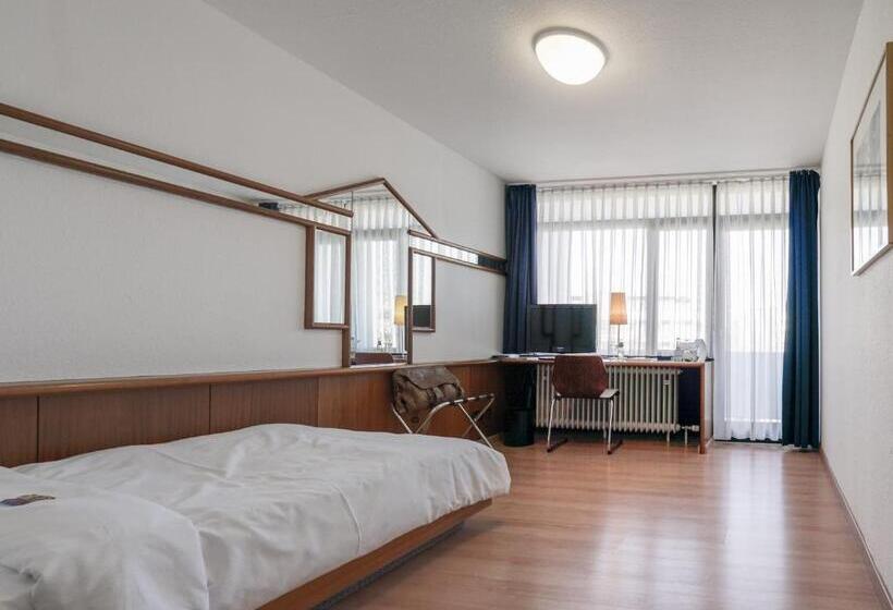 클래식 싱글 룸, Berlin