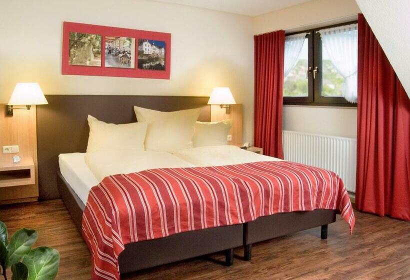 Номер Стандарт, Hauer