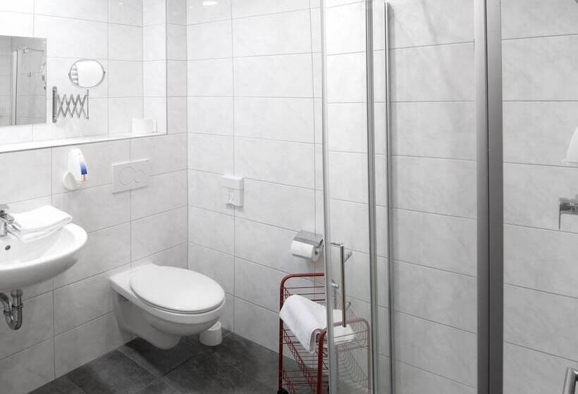 Номер Стандарт, Hauer