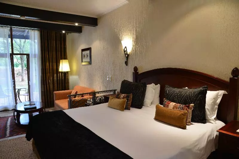 اتاق اجرایی با تخت بزرگ, Hilton Mainz