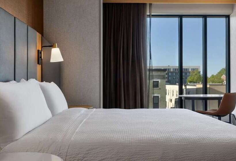 Стандартный Номер Кровать Кинг, Hilton Mainz